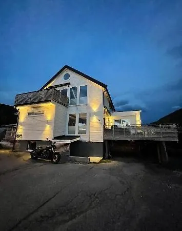 2 - Free Parking, Views & Quiet Area Daire